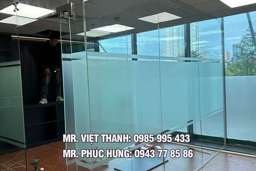 Dịch vụ tháo vách kính văn phòng tại Tây Hồ